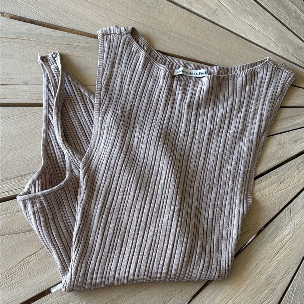 Abercrombie & Fitch Ribbed Sleeveless bodysuit in Taupe XS